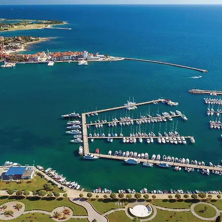1 Bedroom Lovely In Umag