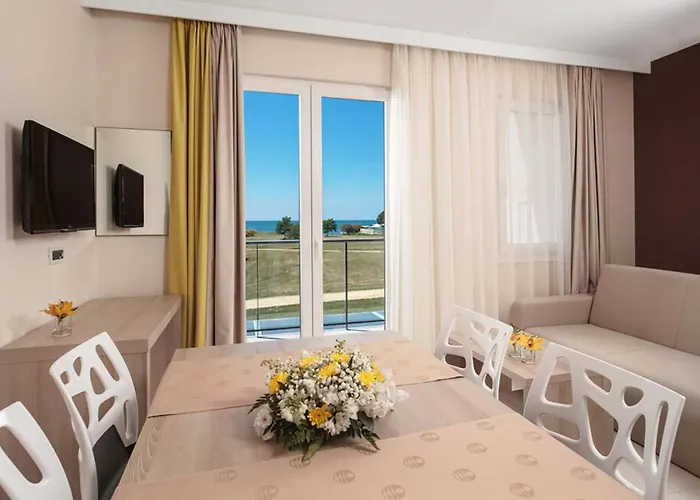 1 Bedroom Stunning In